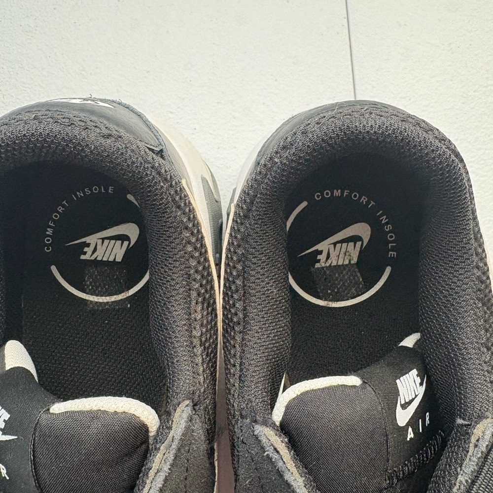 Nike Men's Excee Air Max Black and White Sneakers - Picture 6 of 6